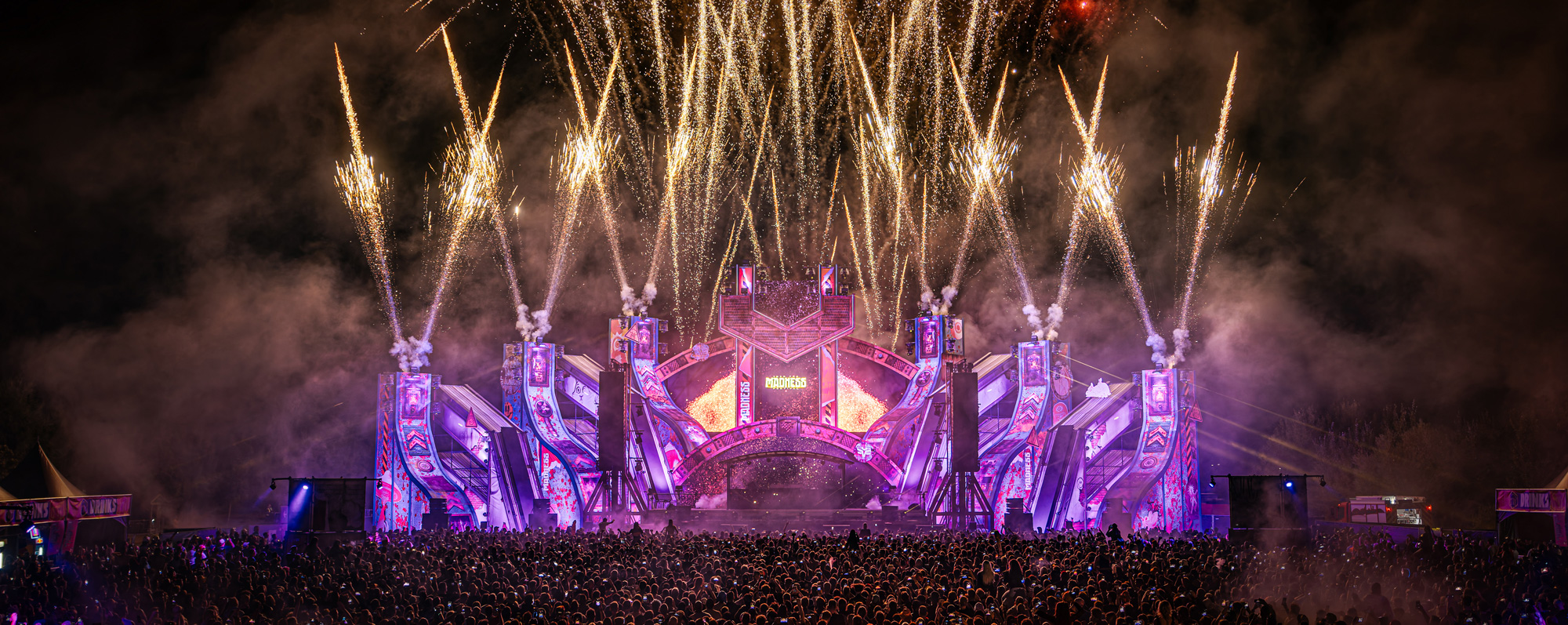 250830_231955_IntoTheMadness_MNO-Photo-Header