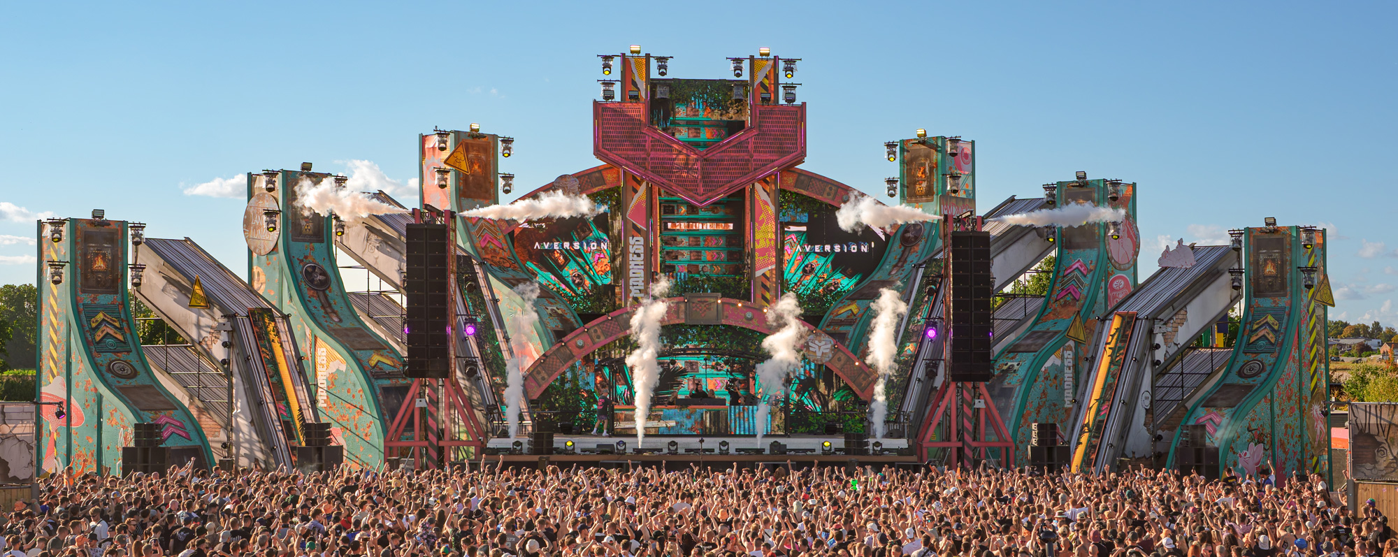 250830_231955_IntoTheMadness_MNO-Photo-Header1